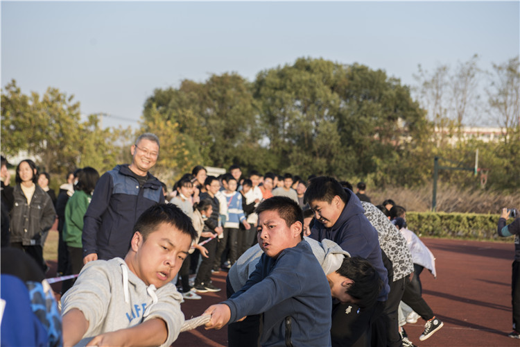 拔河比赛_学校新闻_校园资讯_常熟市白茆中学